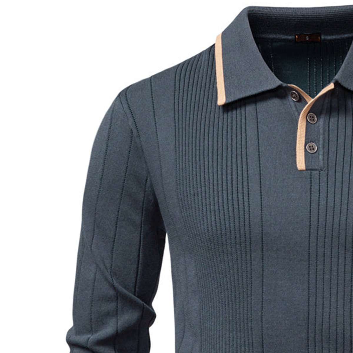 Maglione tradizionale lavorato a maglia